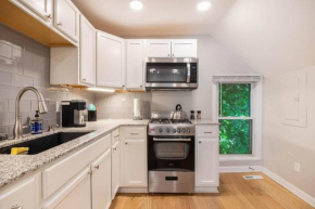 Walkable Allentown Downtown Gem with King Bed